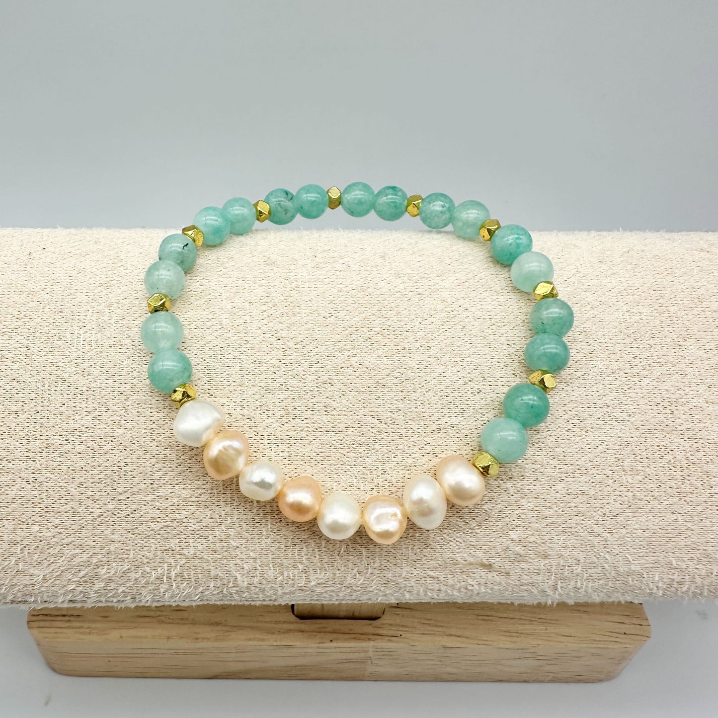MINT ANGELITA & PHILIPPINE PEARLS (B) | HANDMADE GEMSTONE BRACELET