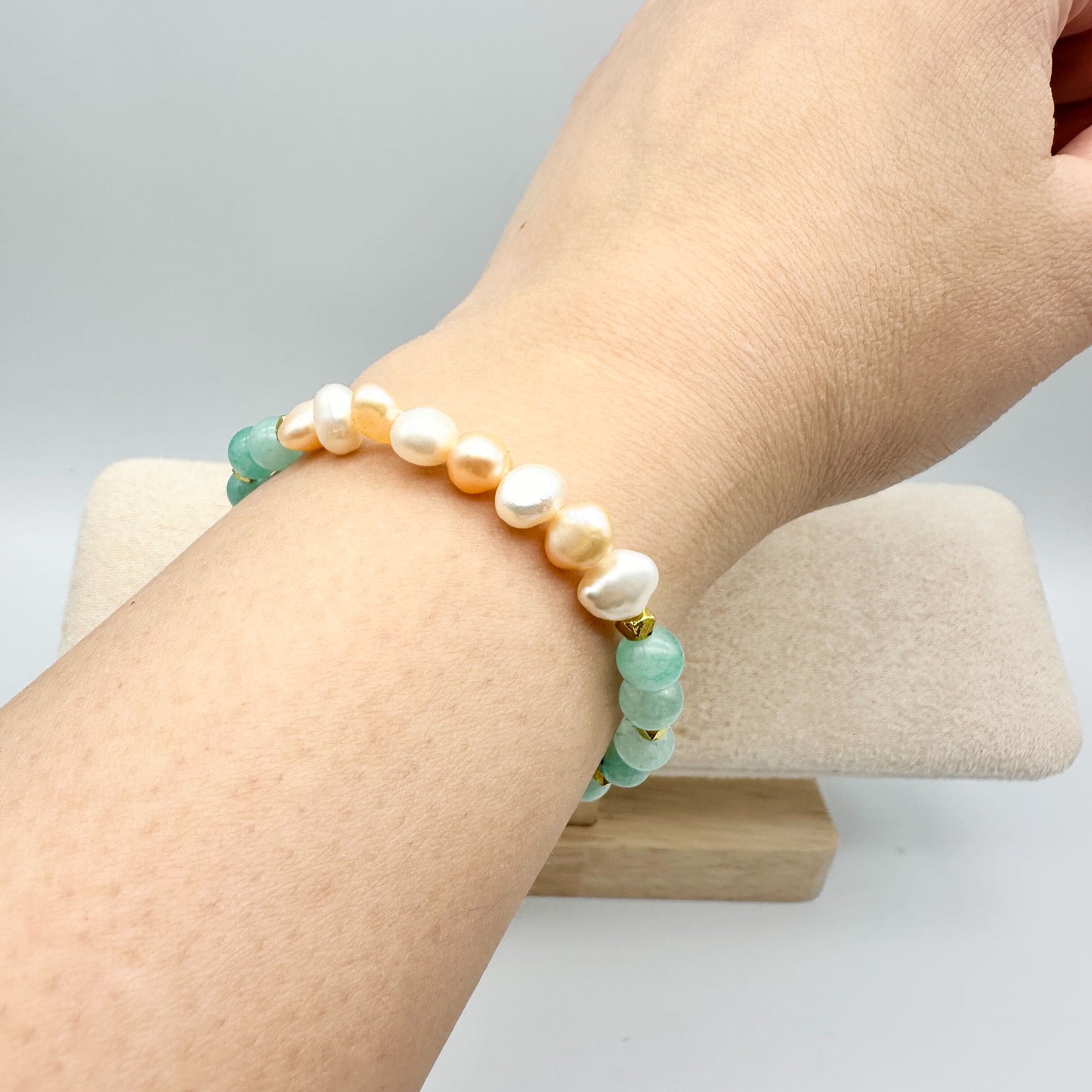 MINT ANGELITA & PHILIPPINE PEARLS (B) | HANDMADE GEMSTONE BRACELET